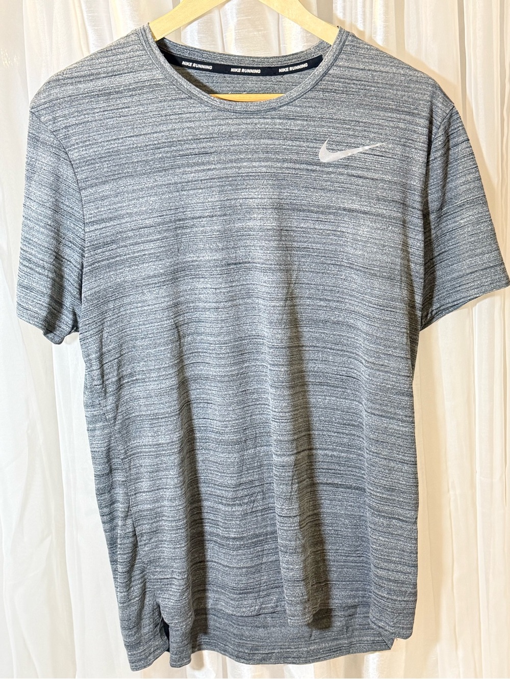 Nike Short-Sleeve Heathered Gray Performance Tee